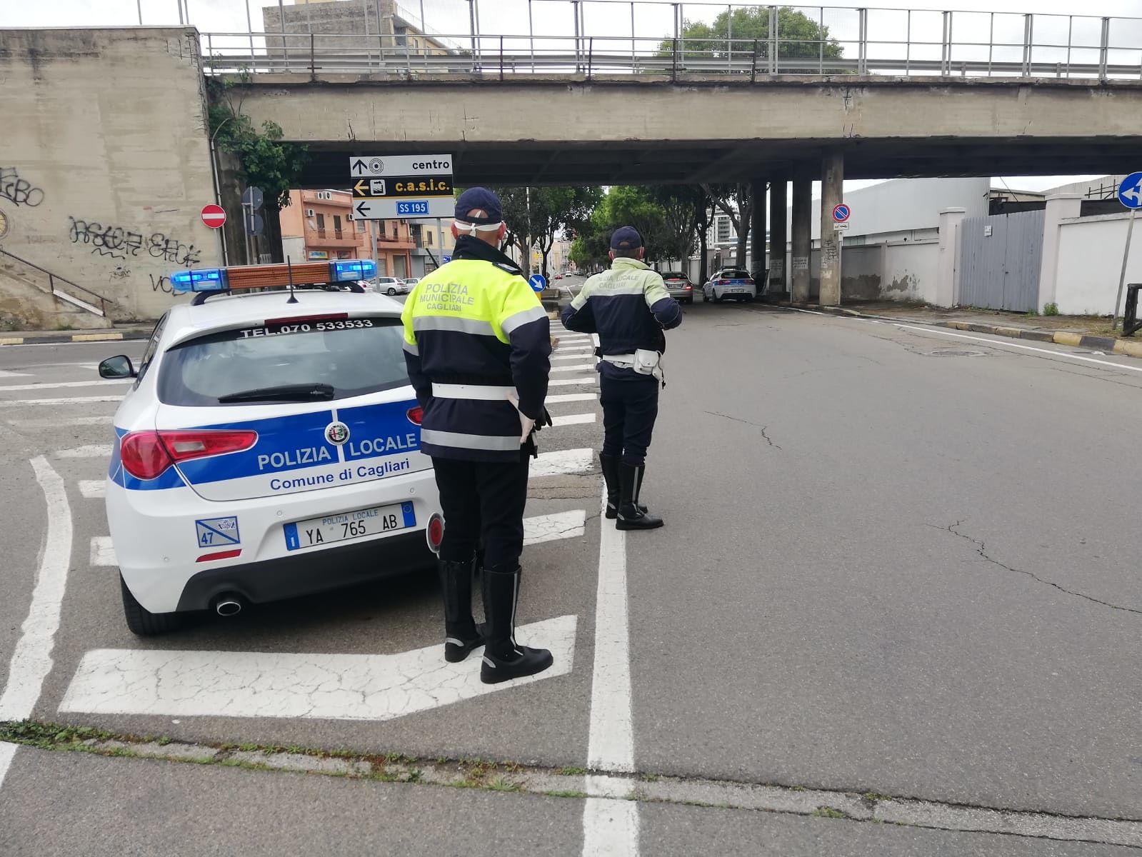 Cagliari, in emergenza Covid rubano computer da una casa in viale Merello: arrestati dalla Polizia Municipale