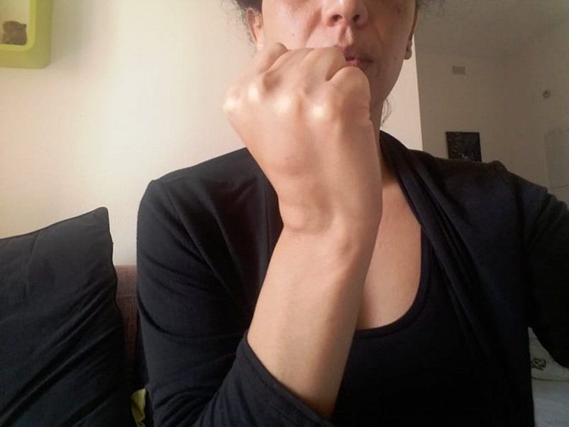 “Cisti ai tendini della mano, niente visite al Marino e al Ss. Trinità: il dolore mi sta dilaniando”