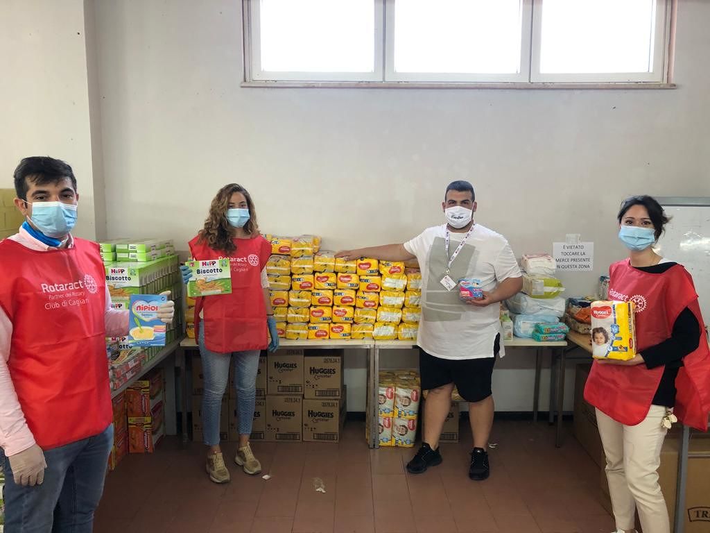 Cagliari, maxi dono alla Caritas: biscotti e pannolini per le famiglie bisognose con neonati