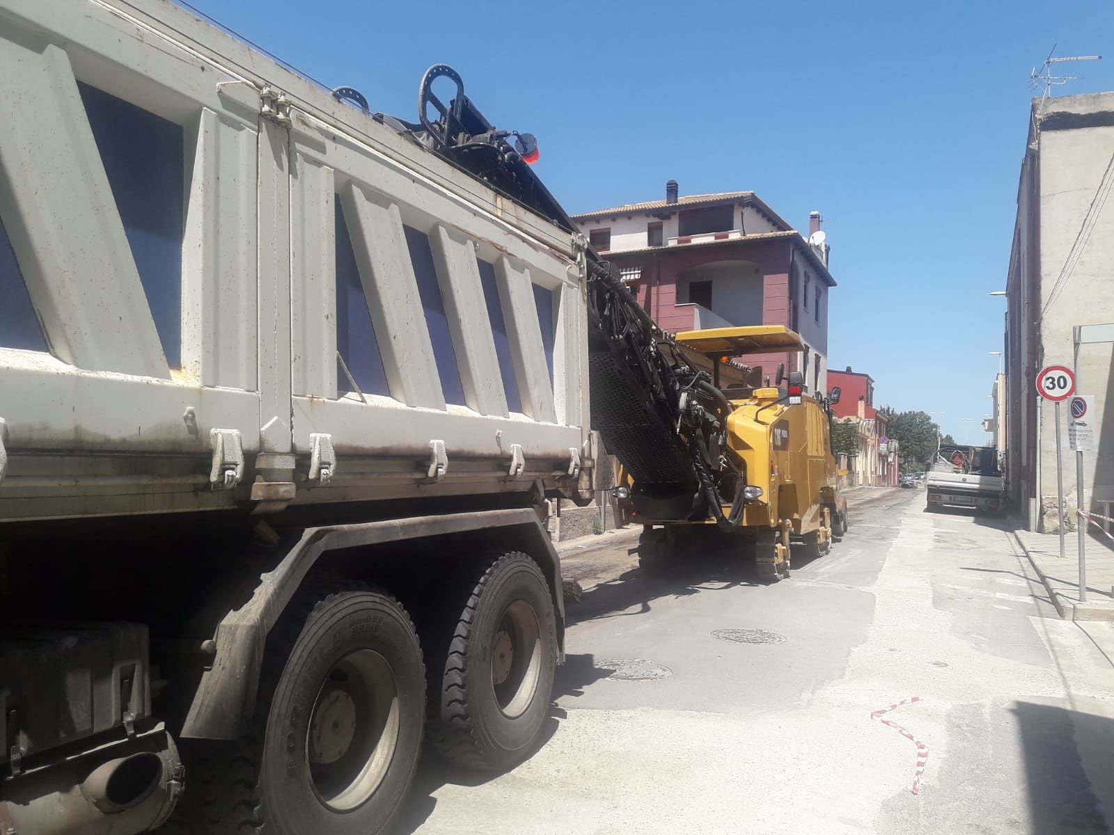 Un nuovo manto di asfalto per Selargius: le strade del centro riasfaltate dopo anni