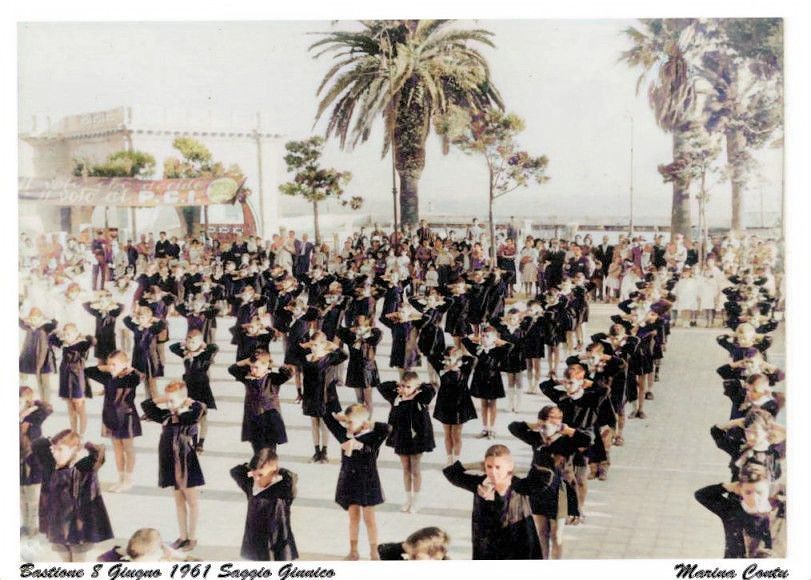 Bastione 1961, saggio ginnico all’aperto: qualcuno o qualcuna si riconosce?