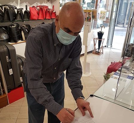 Cagliari, piccoli negozi in difficoltà: “Ora regole al commercio on-line”