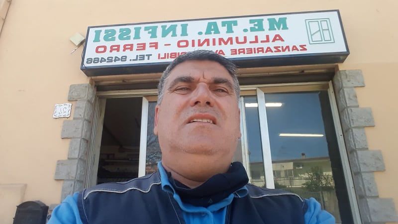 Tonio, artigiano di Assemini beffato: “860 euro visti col binocolo perché ho scordato la carta d’identità”