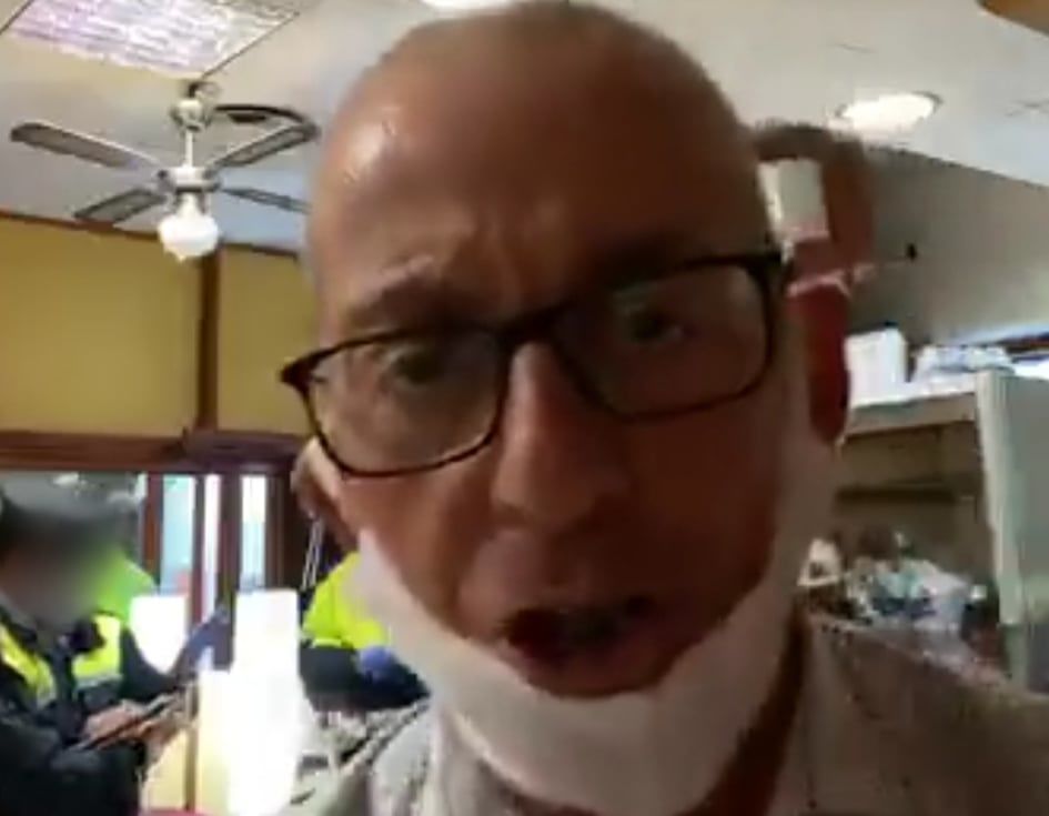 Monserrato, la disperazione di Toto Pauciulo: “Circolo chiuso dai vigili urbani, Locci aiutami”