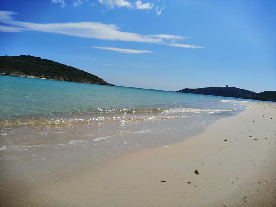 Al Poetto solo 4400 ombrelloni, a Tuerredda 1100 persone al giorno: spiagge a numero chiuso nell’estate 2020 in Sardegna