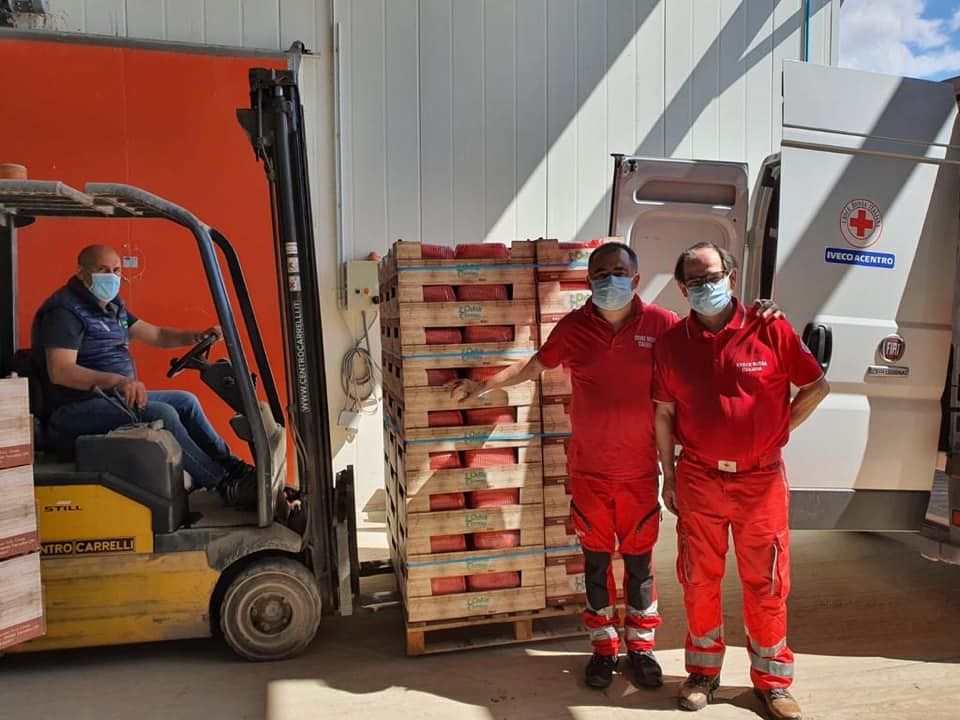 Mega donazione alla Croce Rossa: una tonnellata di patate e carote per i bisognosi di Cagliari