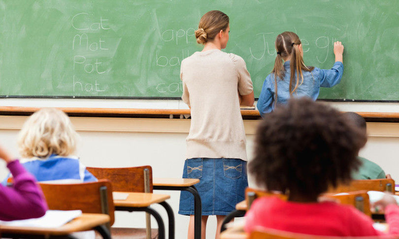 Scuola, l’idea del Governo: “Test sierologici a docenti e personale”