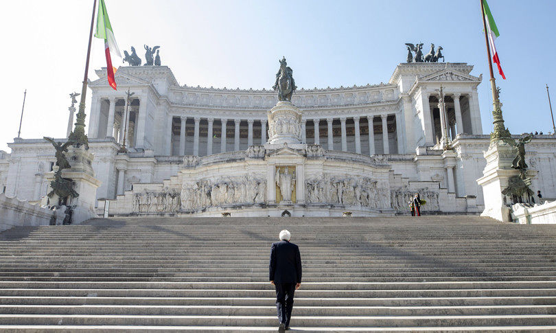 Festa del 2 giugno, Mattarella all’Altare della Patria: “Ora servono coesione e responsabilità”