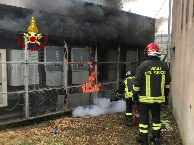 Mandas, in fiamme i quadri elettrici del Comune: l’intervento dei vigili del fuoco