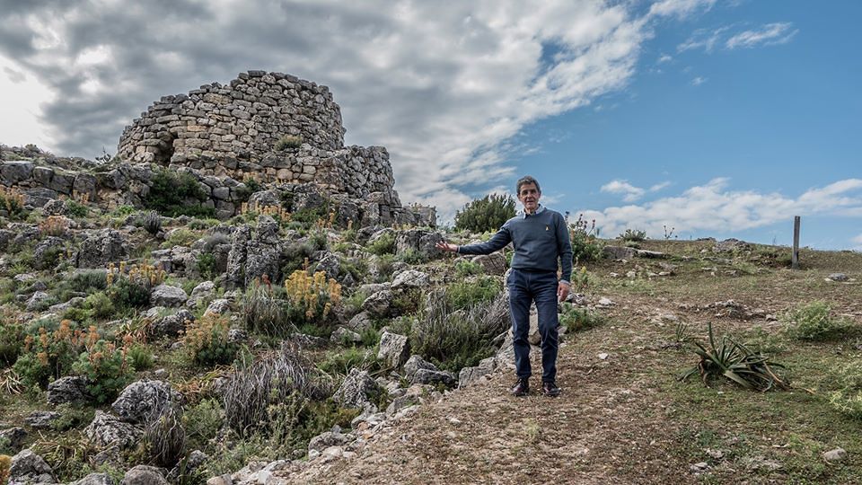 Nuraghi in Barbagia: Ardasai, monumento unico ed importante di fronte a Perda ‘e Liana