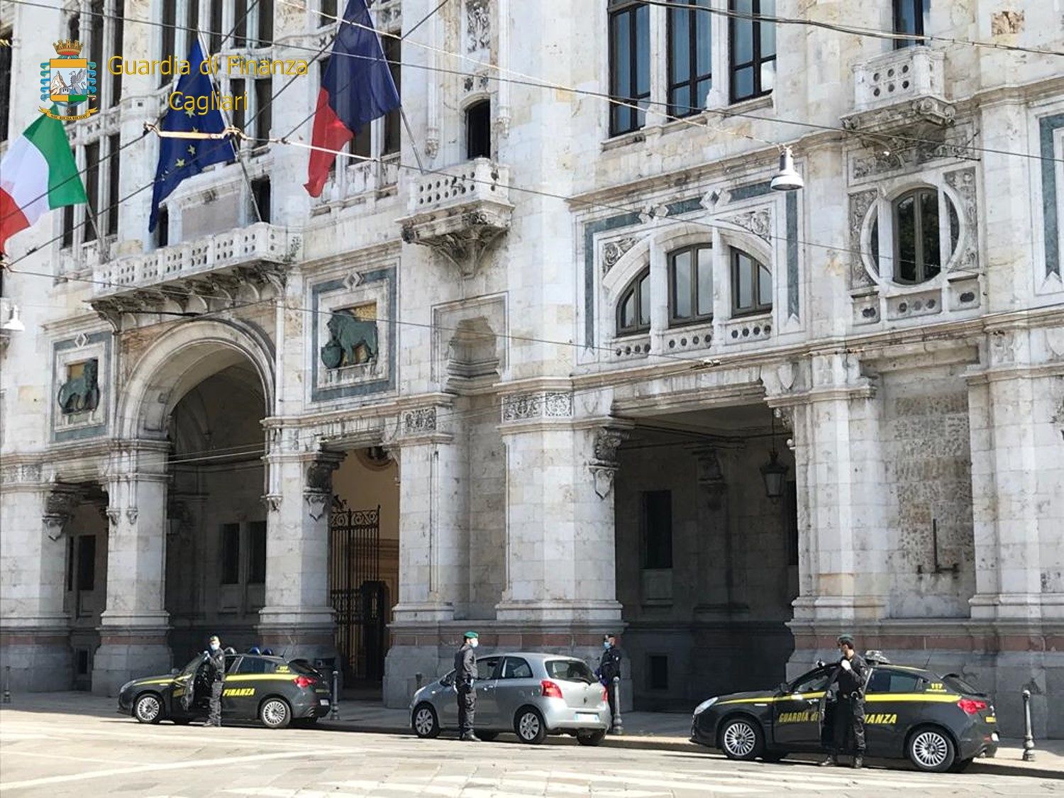 Viale Marconi, fa l’impennata sfrecciando davanti ai finanzieri: si becca una decina di multe