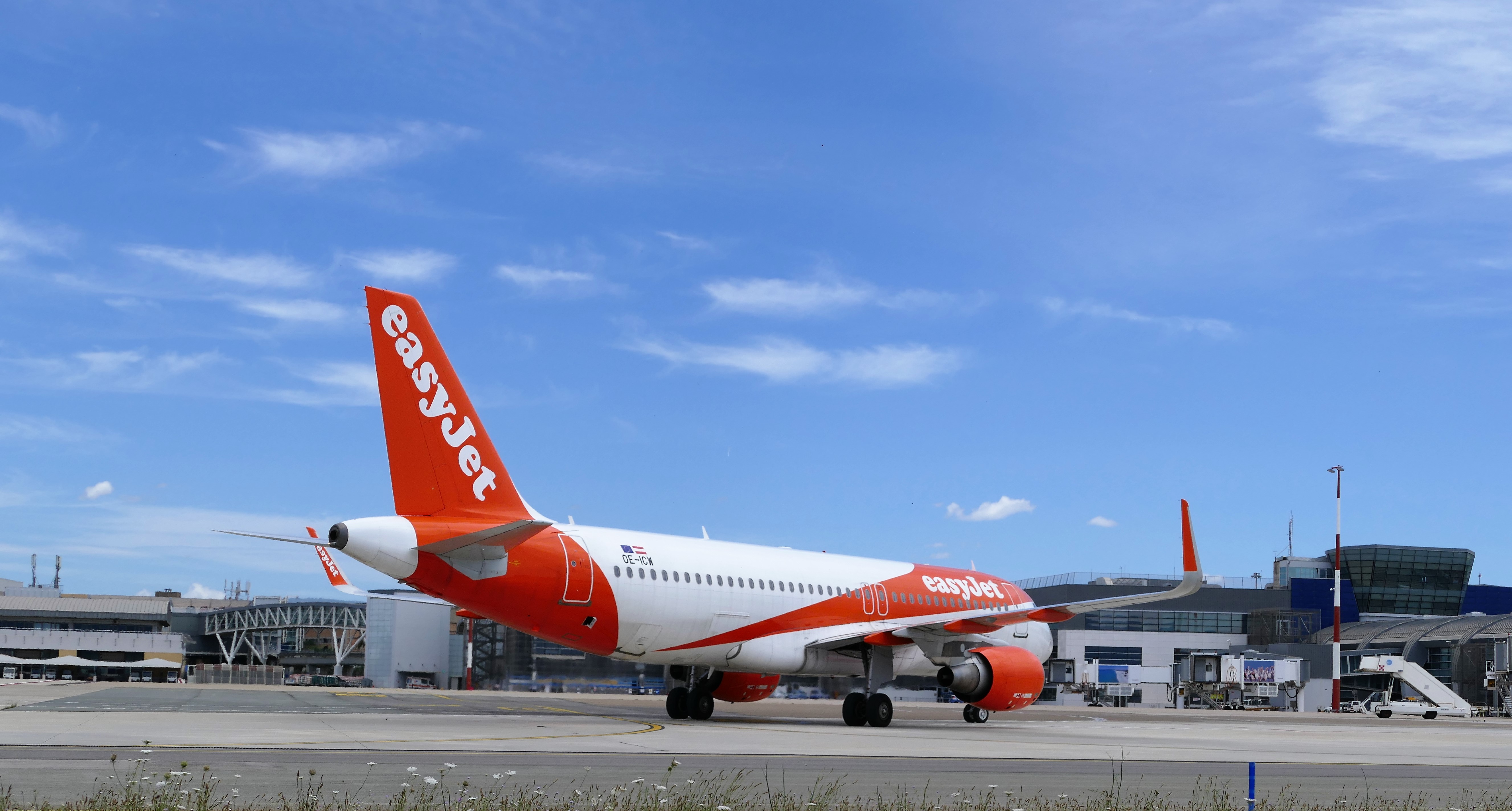 Cagliari, ripresi da oggi i voli di Easyjet per Milano: da luglio Berlino, Londra e Parigi