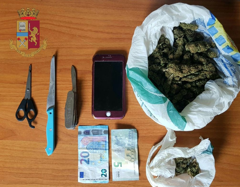 Cagliari, 30enne in manette per detenzione e spaccio di marijuana