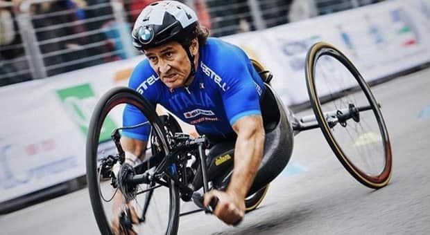 Tutta l’Italia prega per Alex Zanardi, il campione paralimpico ancora molto grave dopo l’incidente