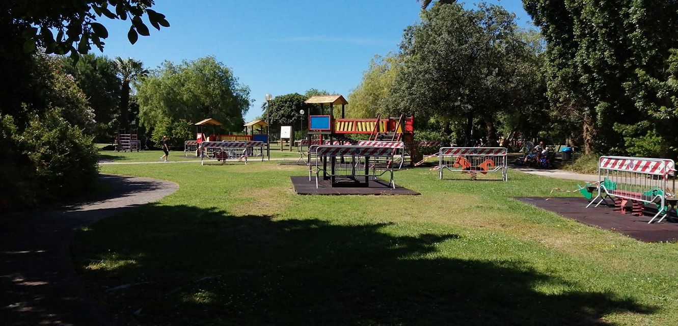 Bimbi in festa a Cagliari: riaprono le aree giochi di parchi, giardini e piazze