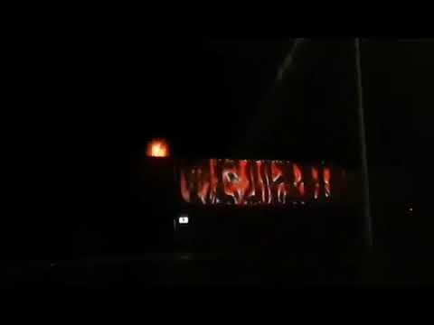 Cagliari, fiamme e paura nel sabato notte in viale Elmas: a fuoco il capannone di Stockhouse (VIDEO)