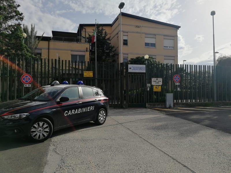 Monserrato, maxi serra di marijuana in casa: cinque uomini in manette