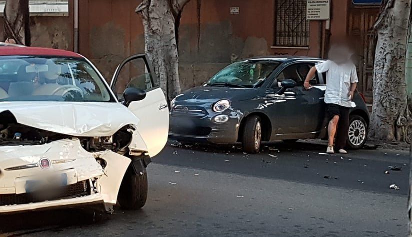 Cagliari, brutto schianto tra due auto in viale Trieste: ci sono feriti