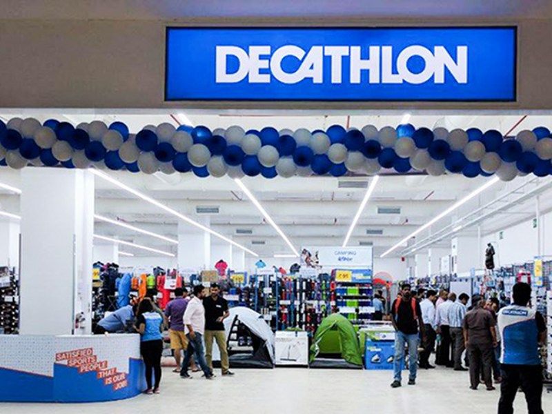 Cagliari, il Covid frena anche l’arrivo di Decathlon: presto la corsa ai posti di lavoro