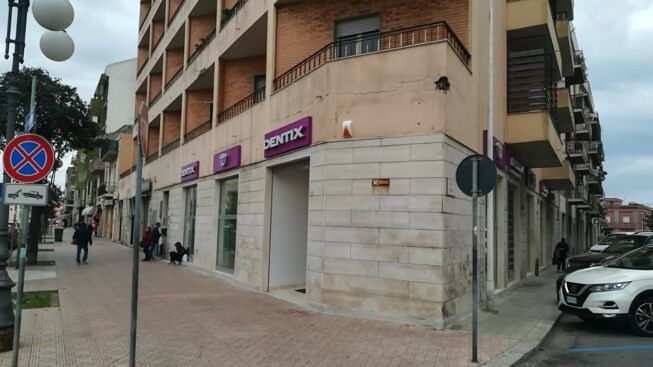 Clinica Dentix sbarrata a Quartu, decine di diffide: “Cure mai iniziate o a metà per 500mila euro”