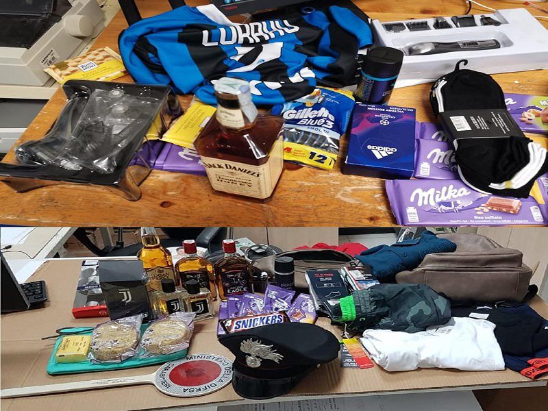 Rubano superalcolici e maglie di calcio al Carrefour, 3 algerini arrestati a San Sperate