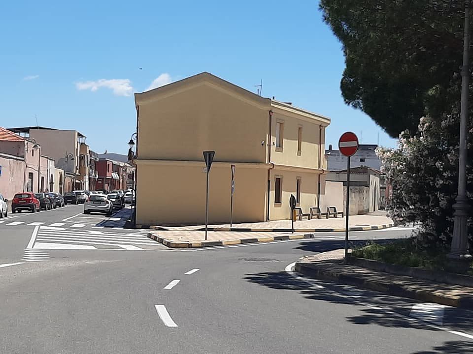 Monserrato, incivili scaricano rifiuti davanti alla Cantina: il Comune interviene e fa ripulire tutto