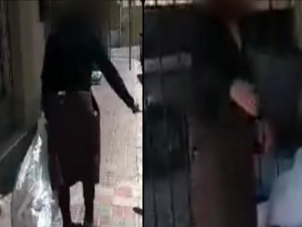 Rifiuti selvaggi a Cagliari, beccata nonnina furbetta: “Si riprenda la sua busta e se ne vada”