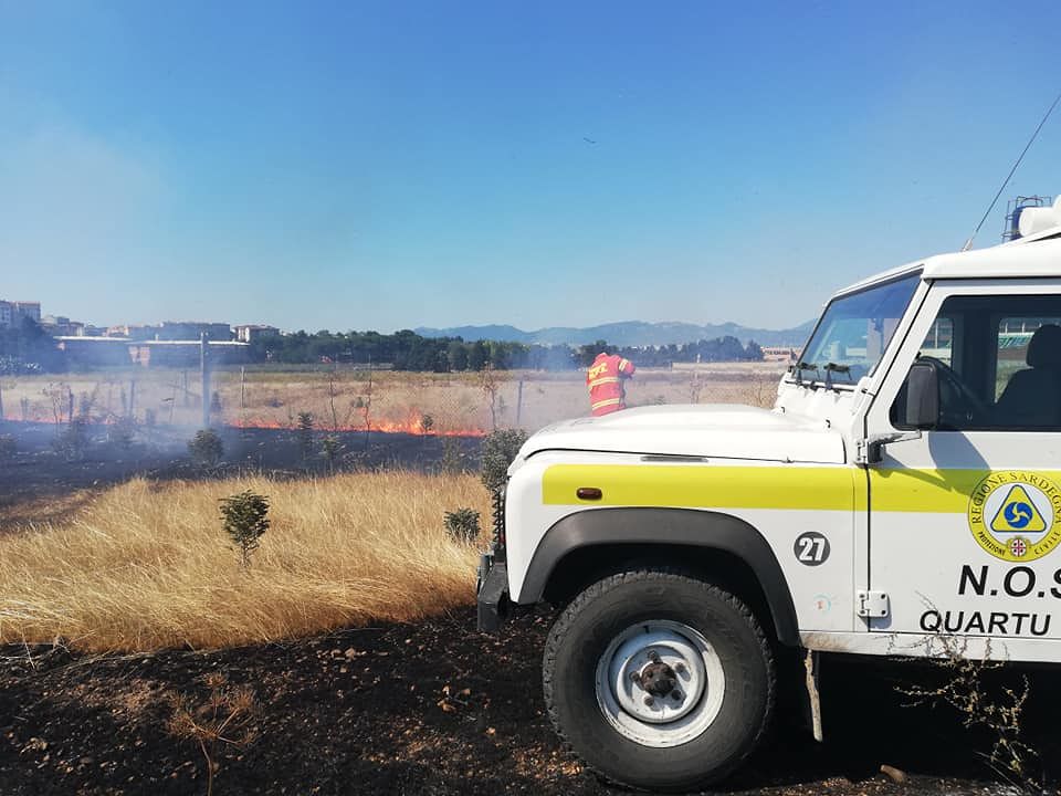 Incendi tra Quartu e Quartucciu, a Su Pezzu Mannu minacciate le abitazioni