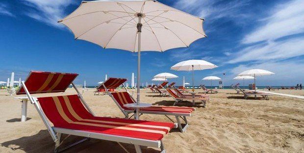 Quartu, ombrelloni in meno e sanificazioni: da 18 a 30 euro per avere ombra e due lettini