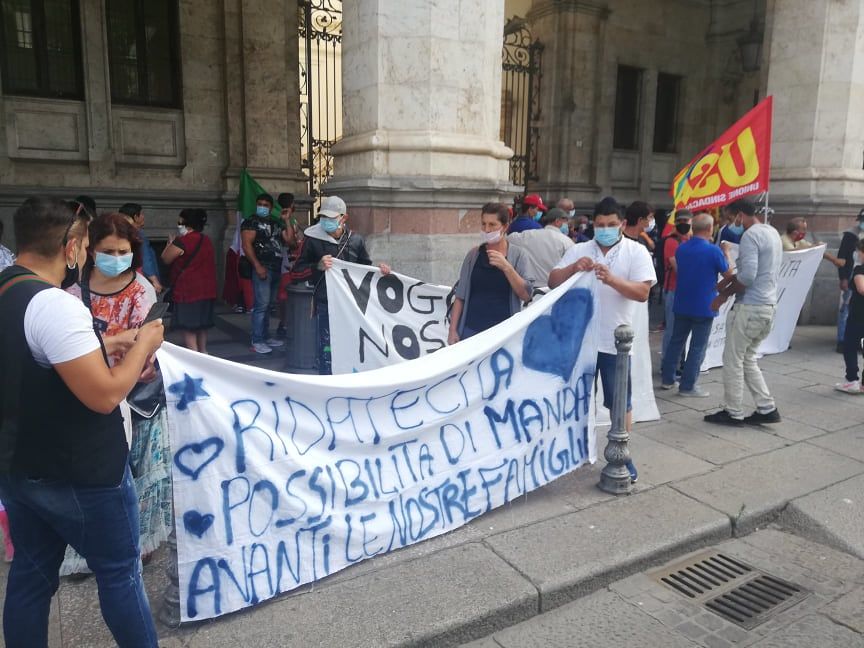 Cagliari, gli ambulanti “irregolari” di via Po non ci stanno: “Domenica saremo in strada”