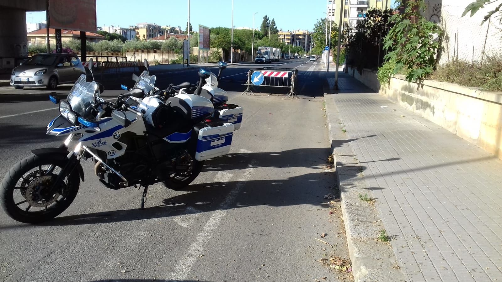 Cagliari, perde il controllo del monopattino e cade sull’asfalto: ferita una donna