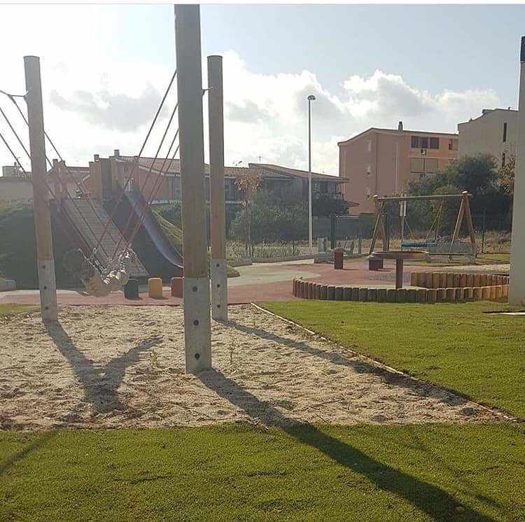 Riaprono le aree gioco e quelle per l’attività fisica ad Assemini: i bimbi potranno nuovamente correre e giocare