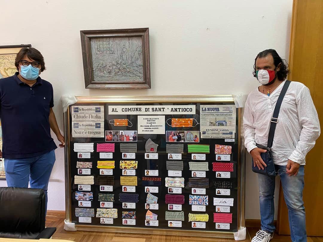 Emergenza Covid, un quadro al comune di Sant’Antioco per celebrare il prezioso contributo delle donne della città