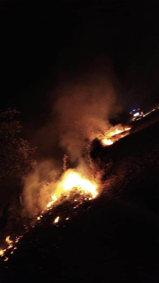 L’ira del sindaco di Nurri: “Incendio alle 23 ma dalle 18 Forestas smette di operare”