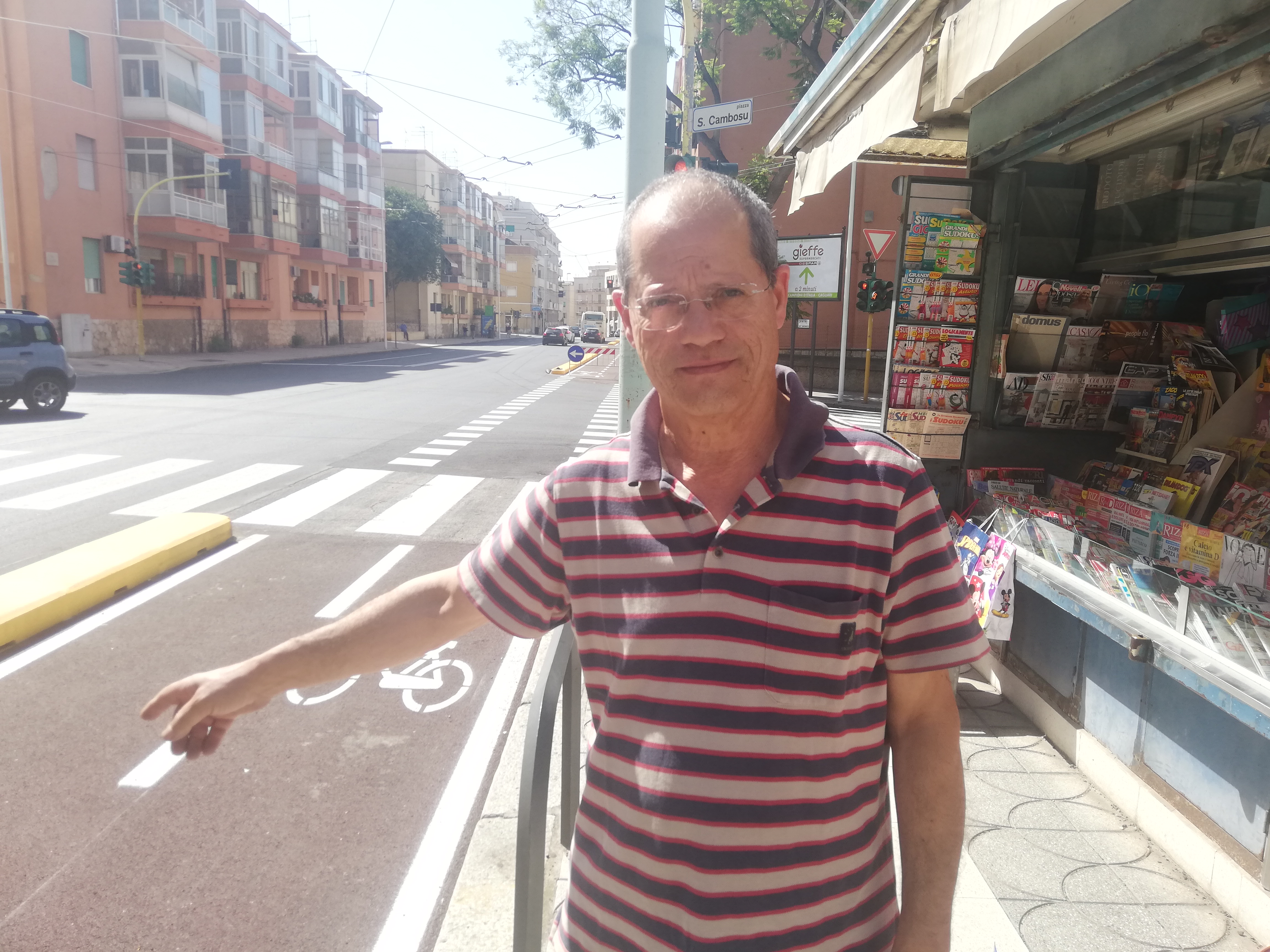 Cagliari, attenti al cordolo in via della Pineta: “Ho già dovuto soccorrere tre persone cadute”