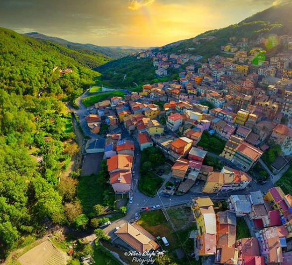 Desulo da cartolina nel bellissimo scatto di Alberto Zilaghe