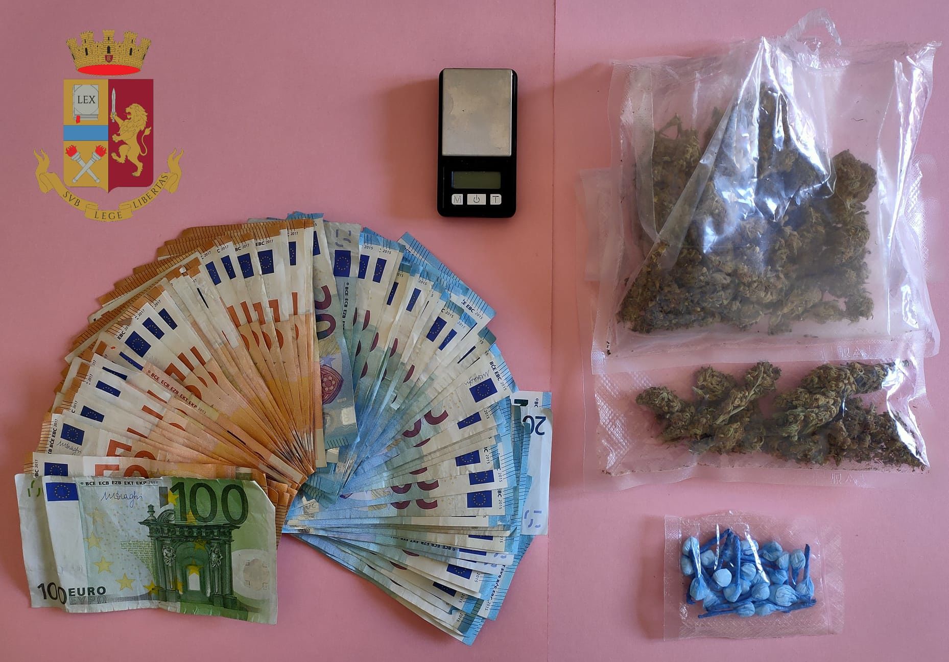 Decimoputzu, spacciavano cocaina e marijuana in casa: in manette zio e nipote