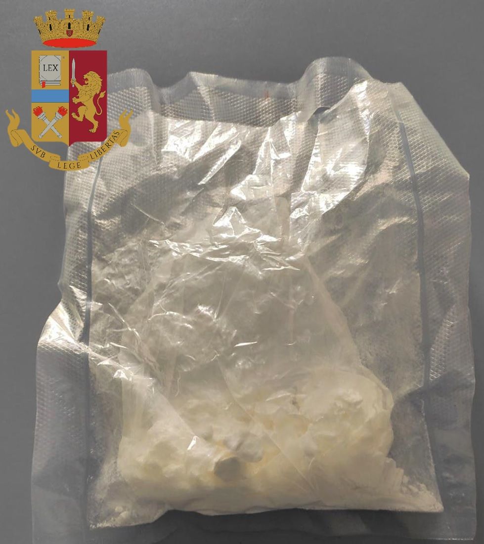 Nasconde cocaina nel marsupio e cerca di scappare in scooter: 49enne arrestato a Pirri