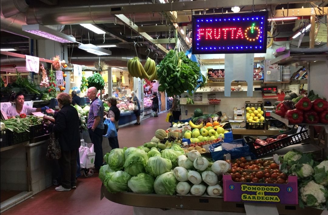 Cagliari, niente più ingressi limitati nei mercati civici ma resta obbligatoria la mascherina