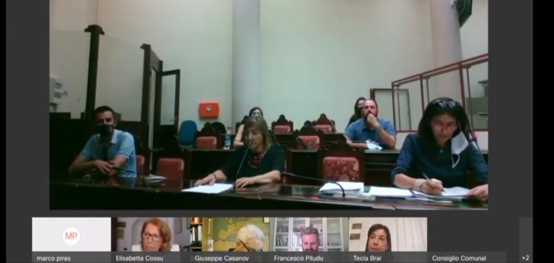 Quartu, non c’è il numero legale ed è Consiglio flop: saltano i fondi alle famiglie e l’election day