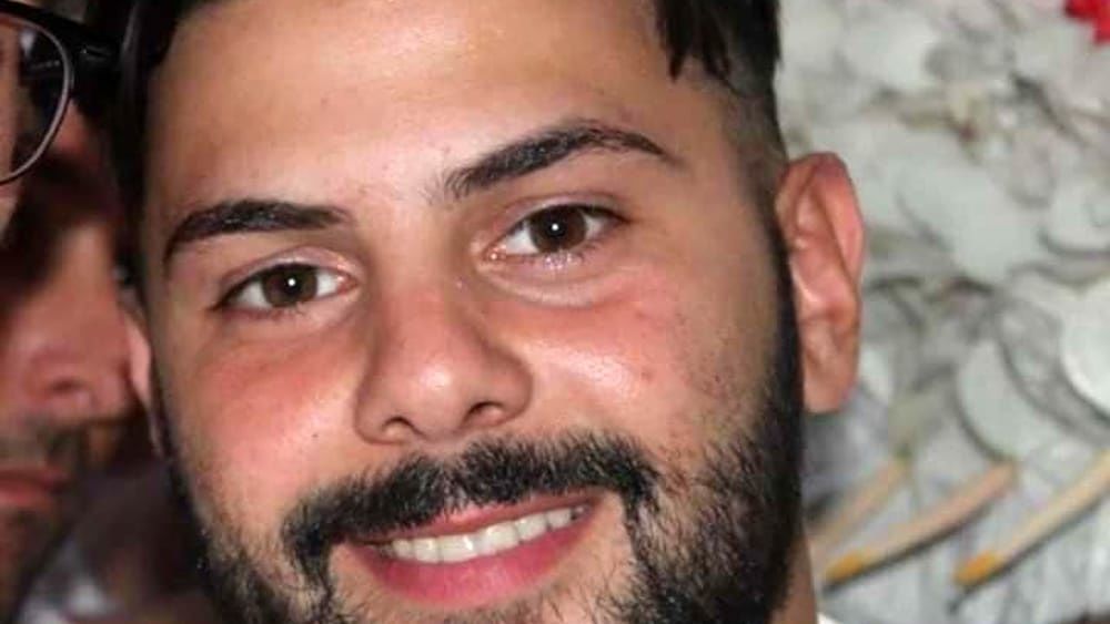 Addio Giovanni, muore a 26 anni battendo la testa lanciandosi col pallone gonfiabile all’Acquapark