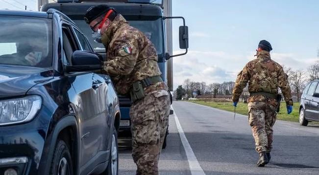 Coronavirus e stato d’emergenza prolungato in Italia, possibili scuole chiuse e zone rosse