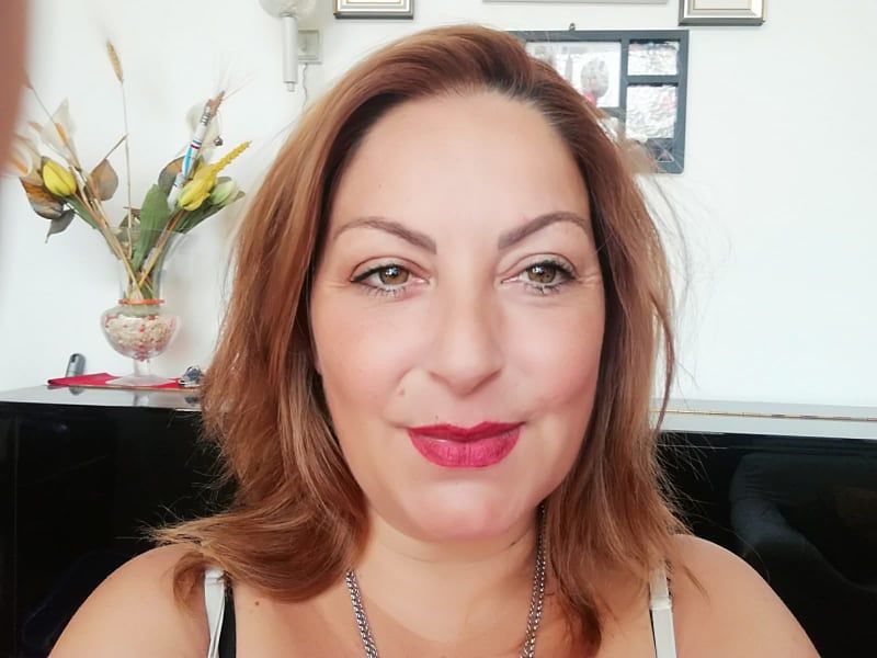 “Hanno rubato l’iPhone a mia figlia 15enne mentre stava aiutando un’amica caduta in bici: ridatecelo”