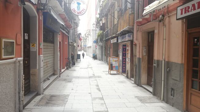 Cagliari, zero turisti e la Marina un deserto: “Giù gli affitti dei ristoranti o per noi sarà la fine”