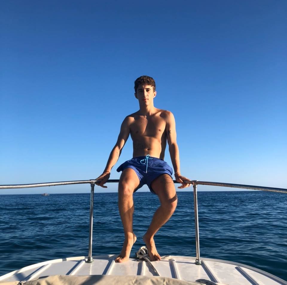 Cagliari in lacrime per Edoardo Visconti: il 21enne investito mentre tornava a piedi a casa a Villasimius