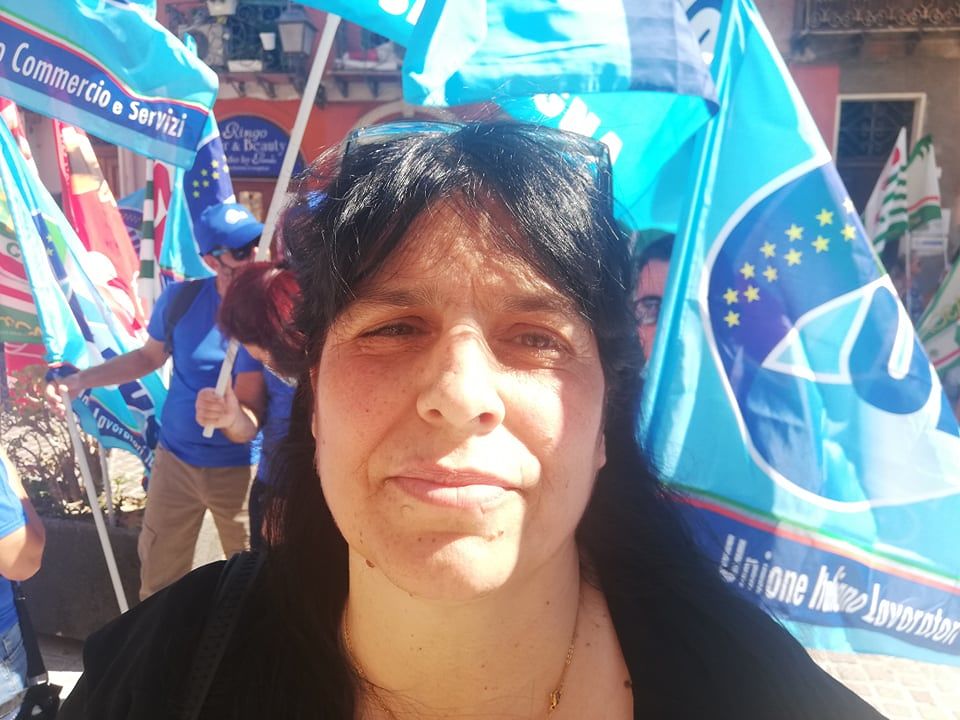 Giusy di Cagliari: “Senza stipendio da febbraio, a 55 anni sto per essere sfrattata”