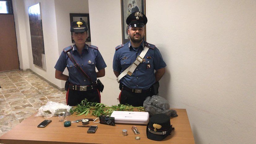 Guspini,  34enne aggredisce i Carabinieri che erano andati a casa per una perquisizione: tre militari feriti