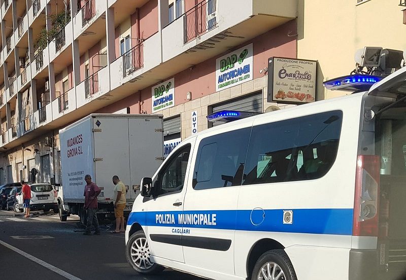 Cagliari, incidente in viale Monastir: due feriti