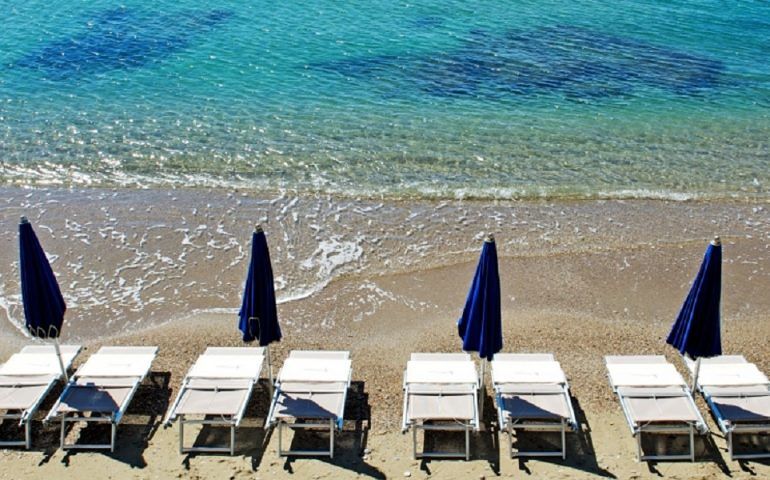 Sardegna, la proposta della Lega: stabilimenti balneari più “larghi” sino al 31 dicembre