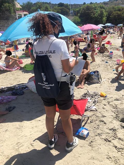 Calamosca, multato un 37enne fumatore di Quartu: sorpreso con la sigaretta in spiaggia